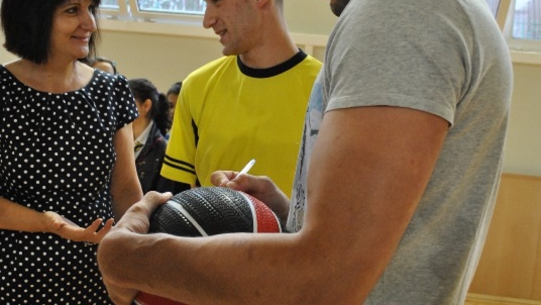 Мултифункционалната зала на СОУЕЕ „Свети Константин-Кирил Философ“ е открита официално