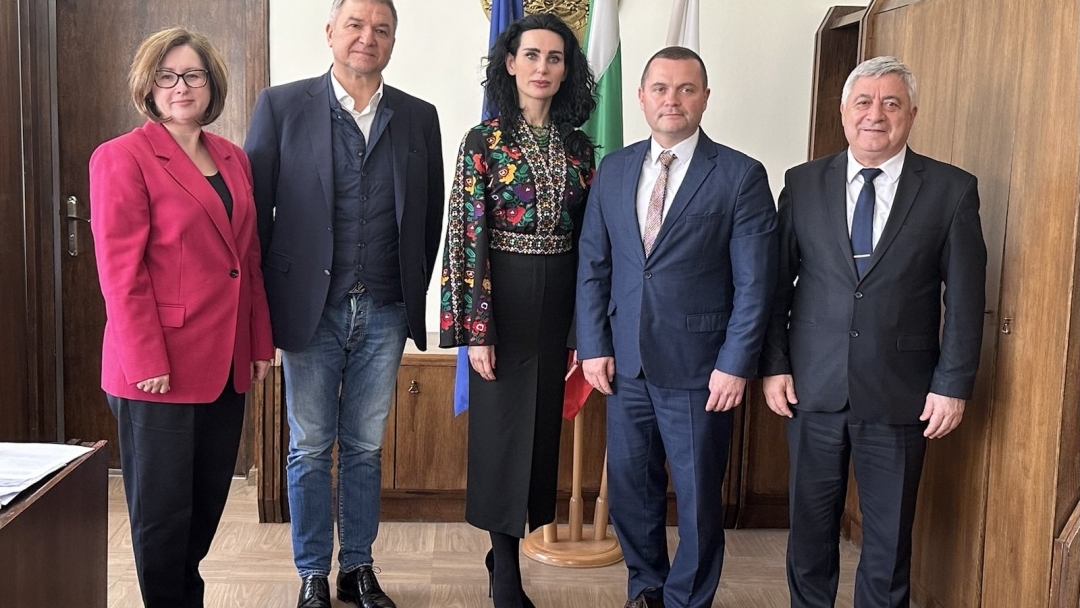 The mayor of Ruse Pencho Milkov met with the Ukrainian ambassador Olesya Ilashchuk