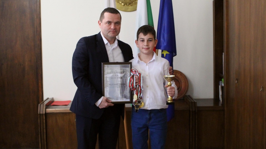 The mayor awarded the sixth grader Radomir Danev for "Athlete of the month"