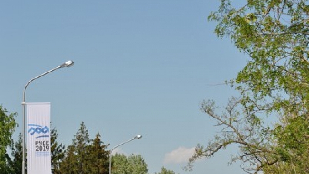 Русе посреща празника си с нови знамена 