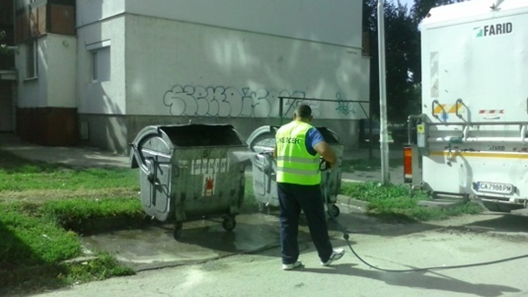Стартира есенна дезинфекция на контейнерите за смет в Русе