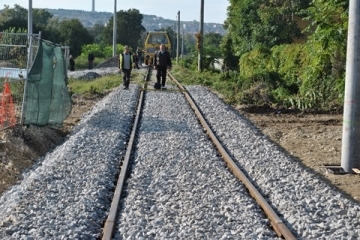 Възстановиха жп трасето по новоизградените мостове на пробива, свързващ 'Родина' с центъра 
