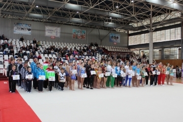 Международният фестивал по спортна акробатика "Дунавска перла" бе открит днес в Русе