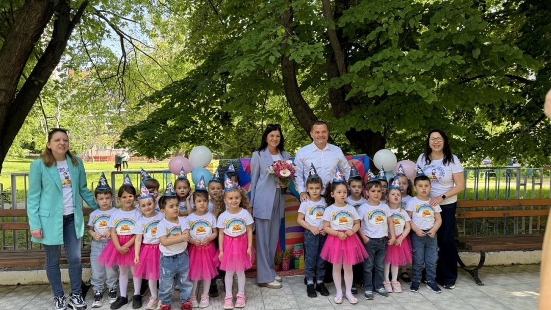 ДГ „Снежанка“ отбеляза 40 години от създаването си с празничен концерт