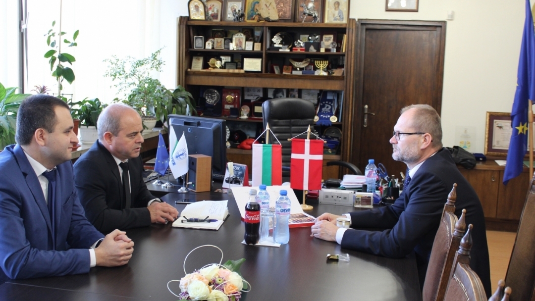 Кметът Пламен Стоилов се срещна с посланика на Кралство Дания Сьорен Якобсен