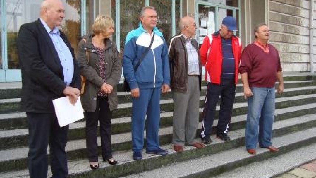 Спасимир Димитров връчи поздравителен адрес от кмета Стоилов на офицерите и сержантите от запаса и резерва