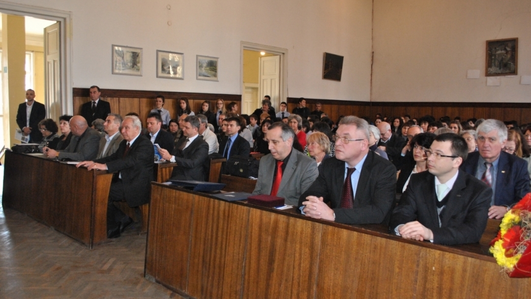 Математическа гимназия „Баба Тонка“ отбеляза 150-годишнината си с тържествено събрание