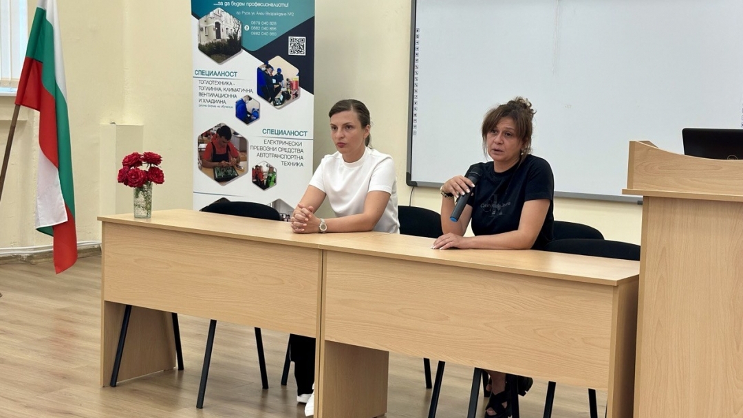 Кампанията на Пенчо Милков за справяне с агресията между подрастващите започна със срещи в три русенски училища