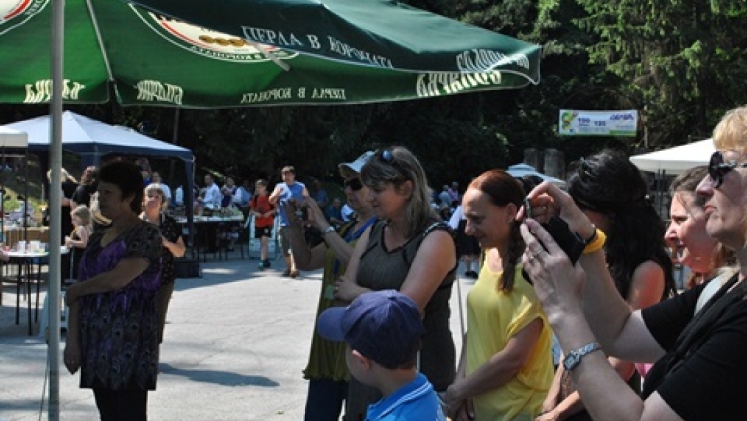 ЗАМ.-КМЕТЪТ НАТАЛИЯ КРЪСТЕВА ОТКРИ ФЕСТИВАЛА „СЦЕНА ПОД ЛИПИТЕ“