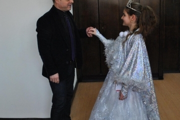 9-годишна русенка представя града ни на международен конкурс за красота 