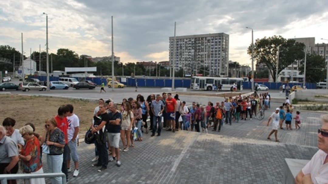 Хиляди фенове на рока разграбиха билетите за концерта на „Назарет“ 