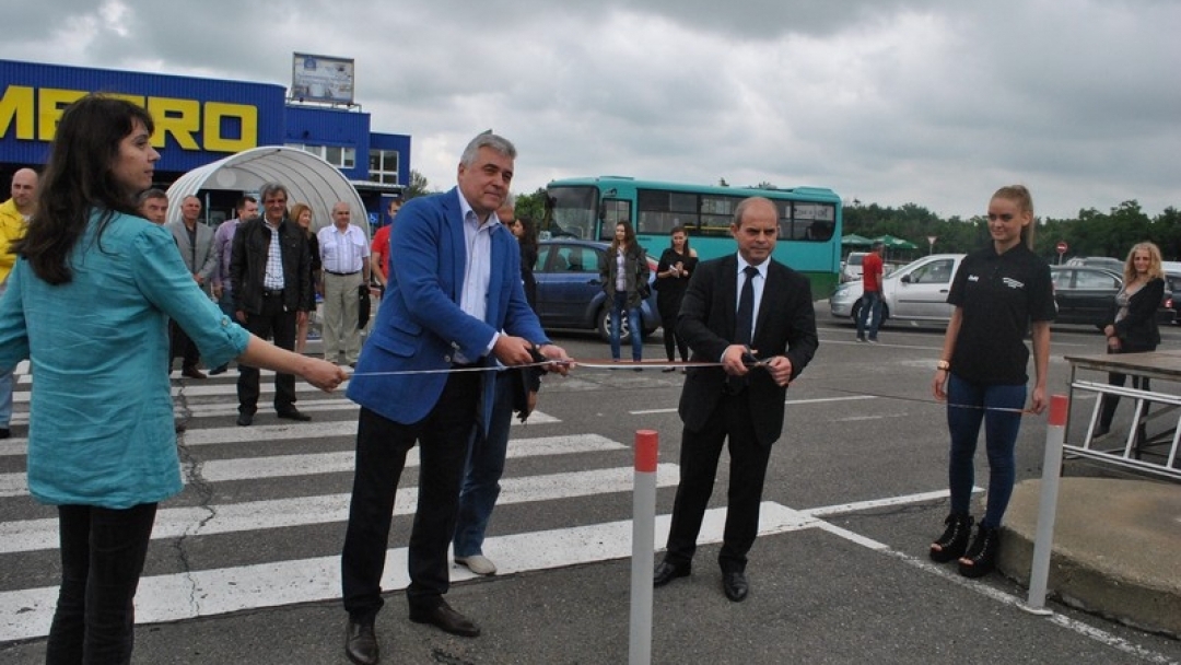Кметът Пламен Стоилов откри русенското автомобилно изложение