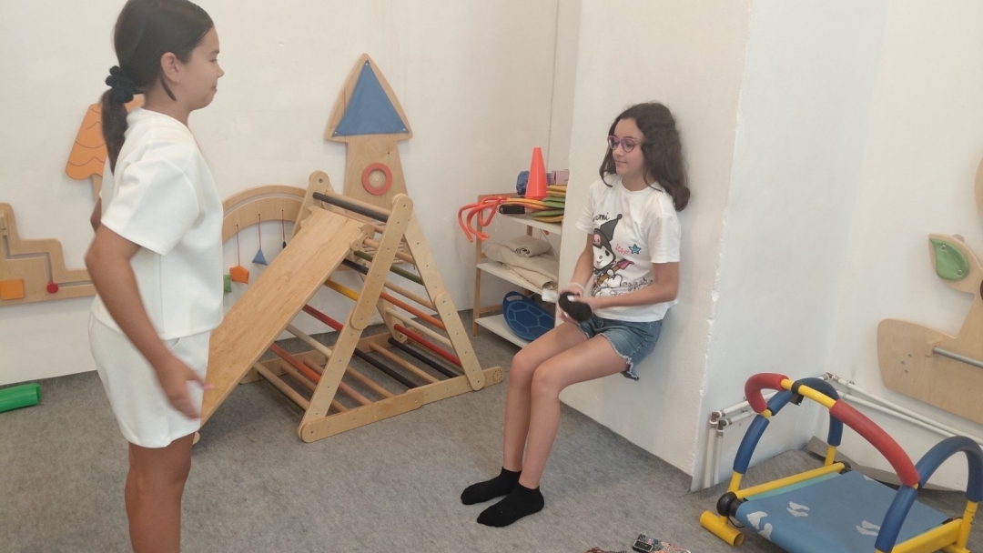 Програмата „БезЕкранно“ продължава с практически занимания срещу екранната зависимост