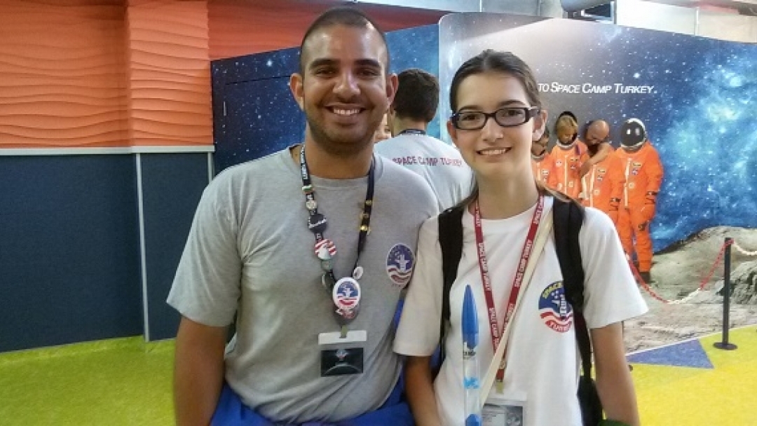 Момиче от Русе участва в приземяване на совалка в Турция