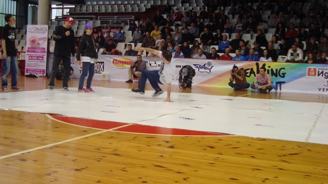 Кметът Пламен Стоилов откри републикански шампионат по брейк денс и попинг 