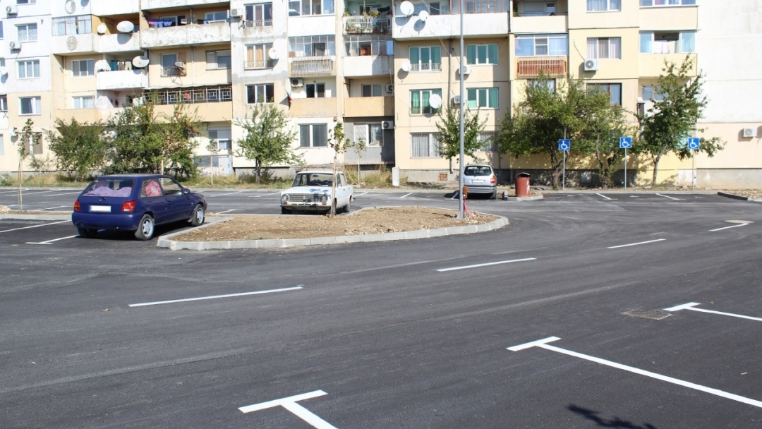 Нов паркинг, изграден с общински средства, предлага 135 места