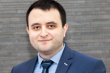 Заместник-кметът на Община Русе Страхил Карапчански е отличен с награда в конкурса за млади мениджъри на вестник  „Капитал“