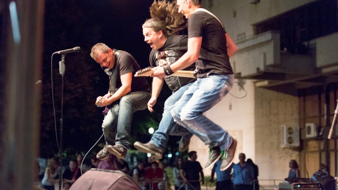 Грийн рок фест събра хиляди фенове на рока в Русе