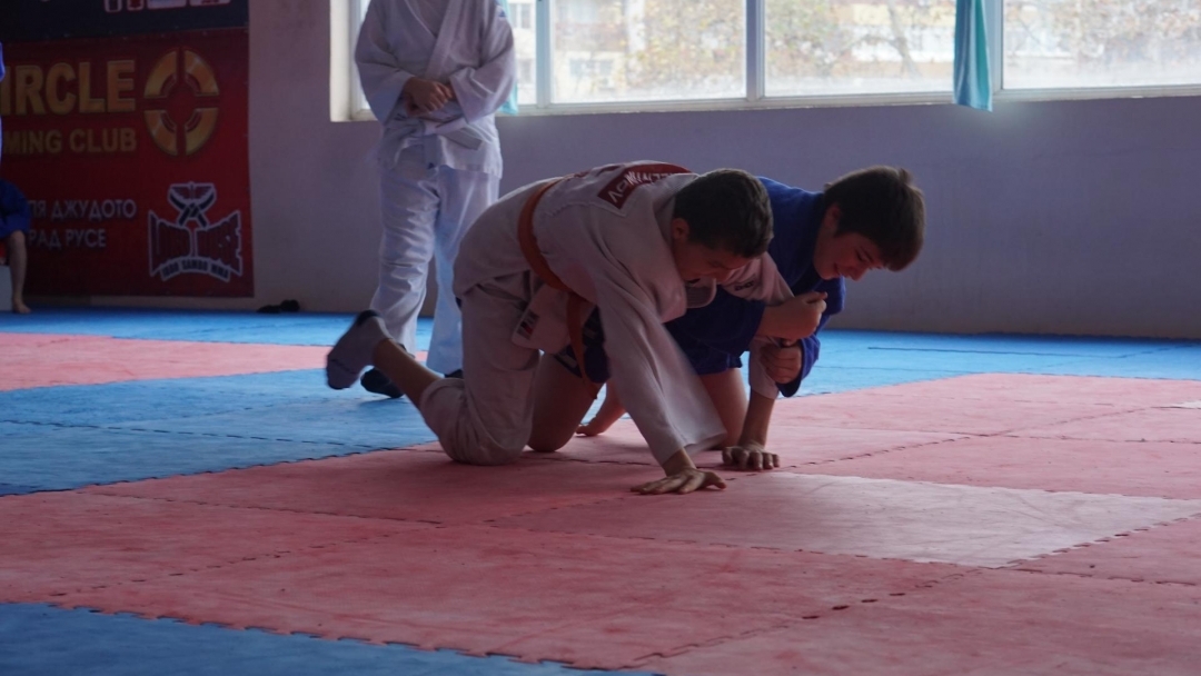 Първи турнир по самбо и бойно самбо в Русе