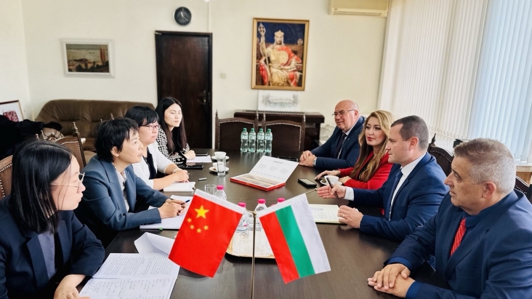 Strategic partnership and future initiatives between Ruse and China discussed by Mayor Pencho Milkov and Ambassador Dai Qingli