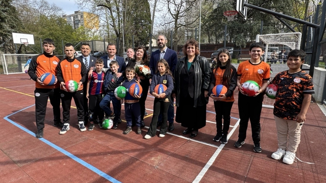 „Здравец Изток" с нова мултифункционална спортна площадка, фитнес зона и трибуна за  зрители