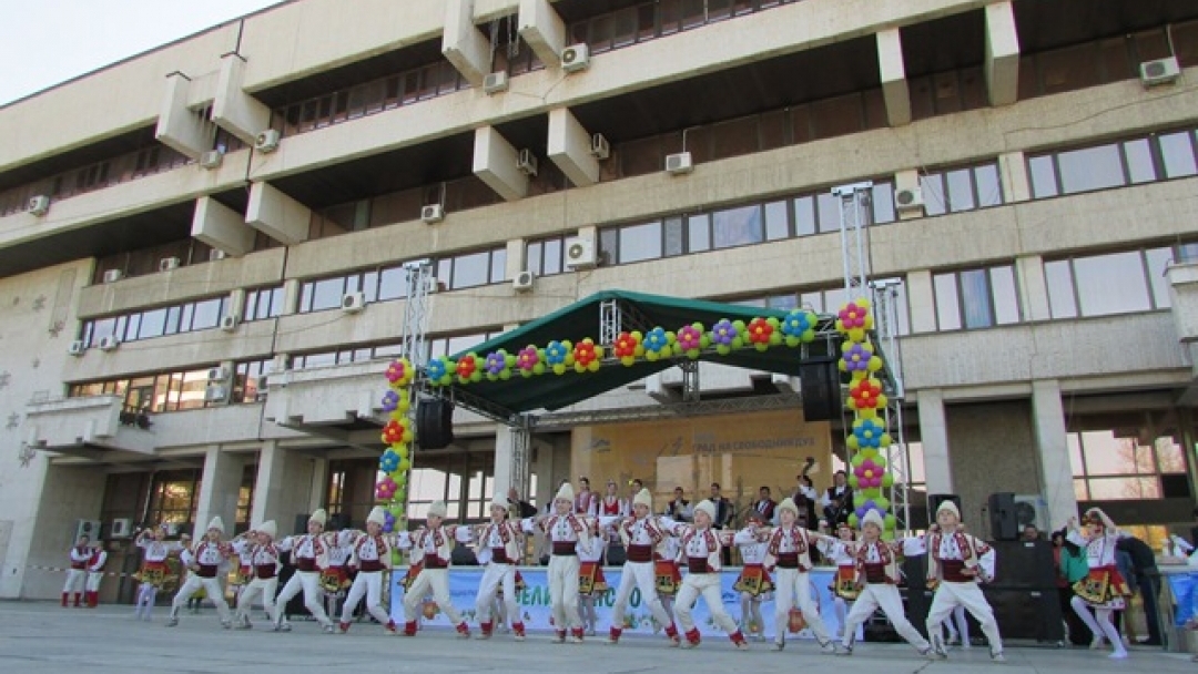 Кметът Пламен Стоилов поздрави русенци с най-светлия християнски празник - Великден
