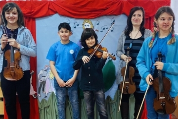 Децата от ДГ „Слънце“ се докоснаха до света на музиката и танцуваха виенски валс в съвместен концерт с НУИ „Проф. Веселин Стоянов“