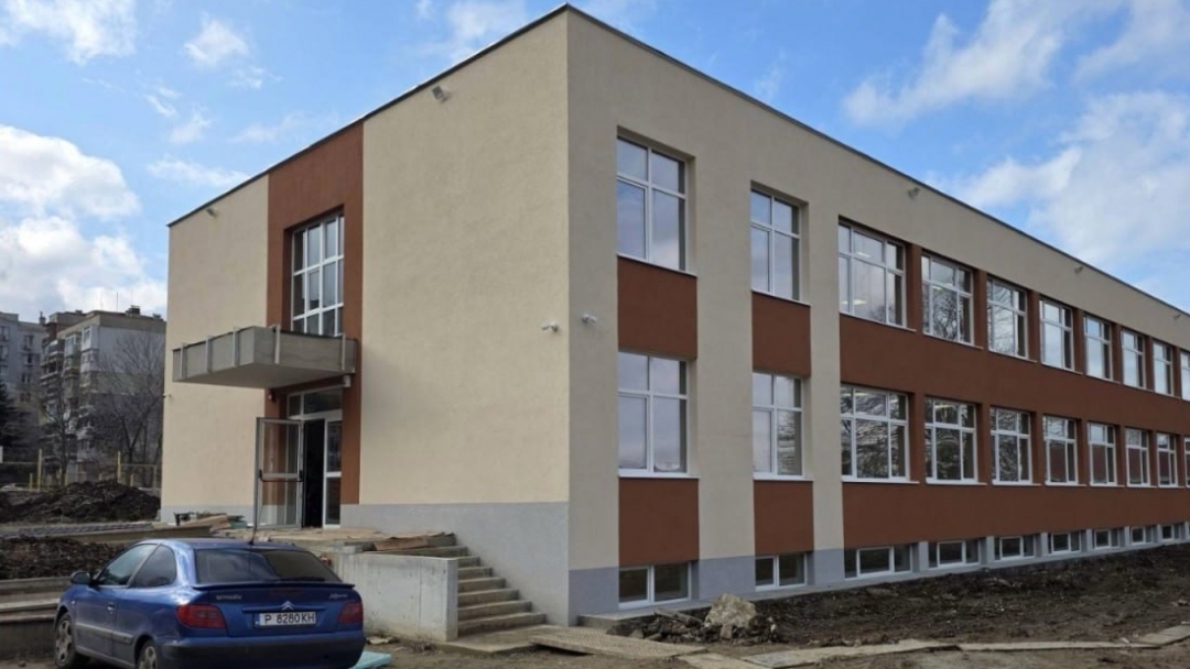 Община Русе отчита напредък по ключови ремонти в образователни институции