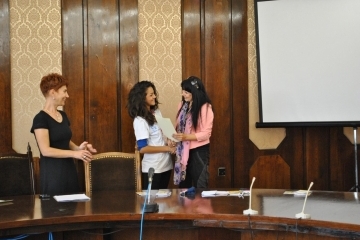 Наградиха млади доброволци