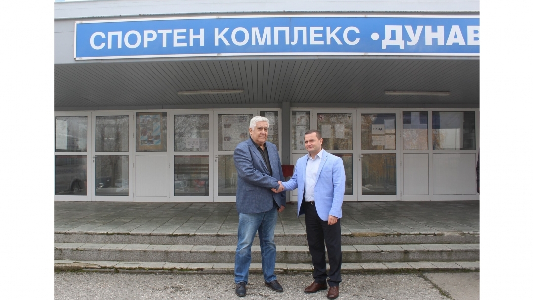 Кметът на Община Русе Пенчо Милков награди отличилите се на призови места спортисти от Боксов клуб „Русе“ 
