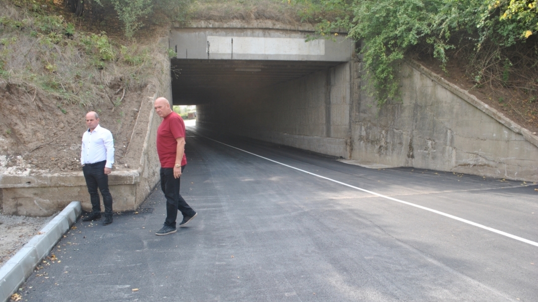 Кметът Пламен Стоилов инспектира нов път до Индустриалния парк