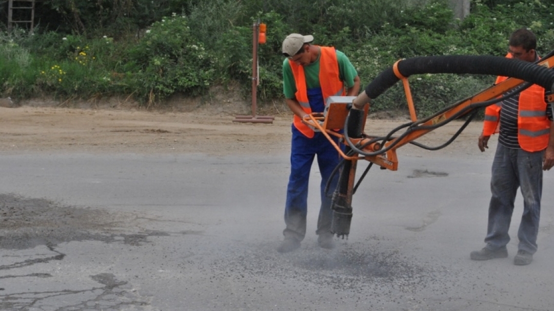 Новозакупена машина демонстрира днес ОП „Комунални дейности“ при Община Русе