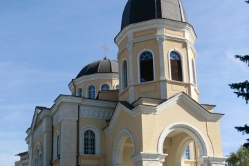 Столична фирма реставрира безплатно иконостаса на църквата „Всех Святих“