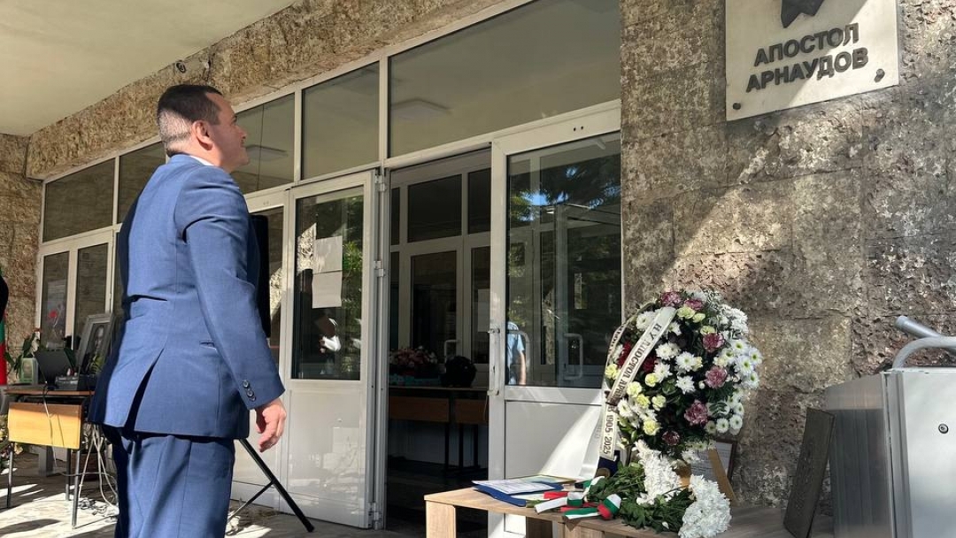 120 г. от рождението на Апостол Арнаудов отбелязаха в ПГ по електротехника и електроника