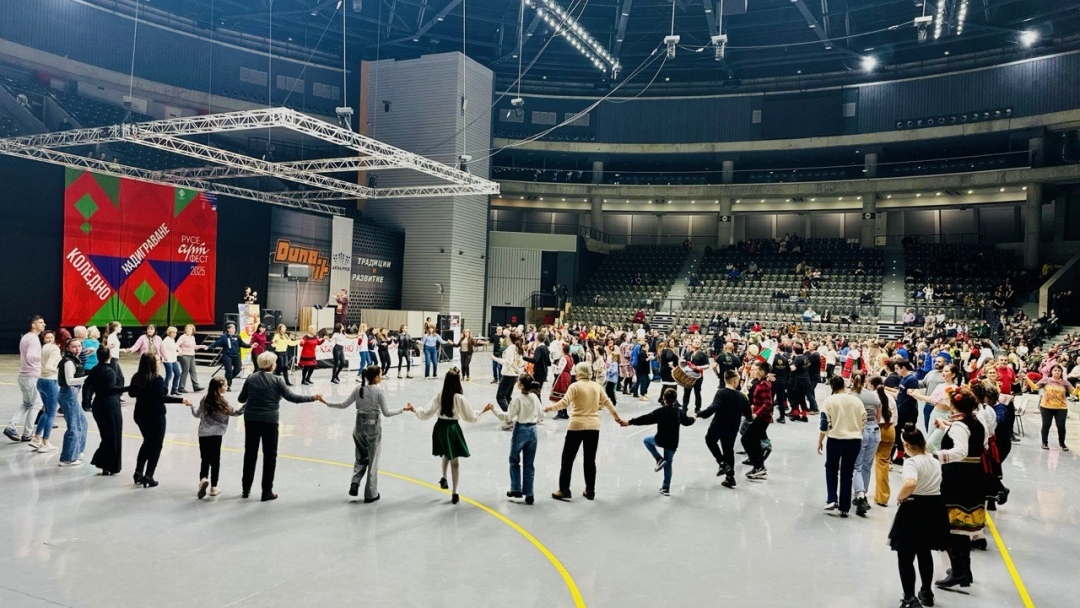 Над 800 участници представиха силата на българския фолклор в тазгодишното „Коледно надиграване“ в Русе