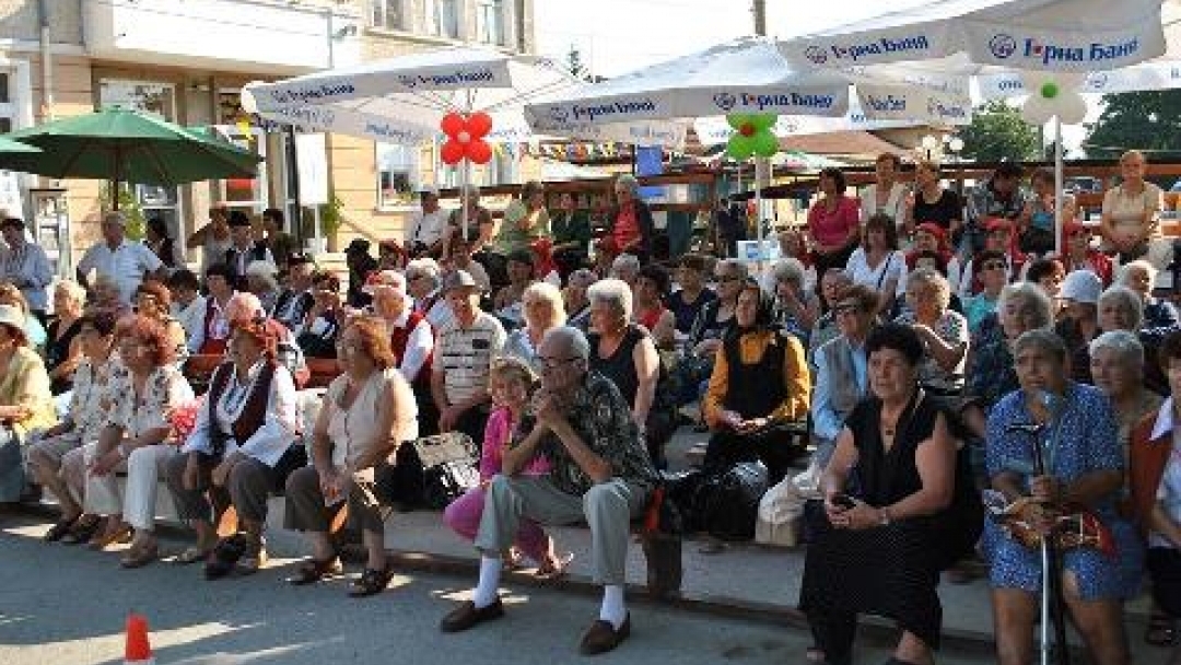 Кметът на Община Русе откри новоизградения фонтан в Сандрово