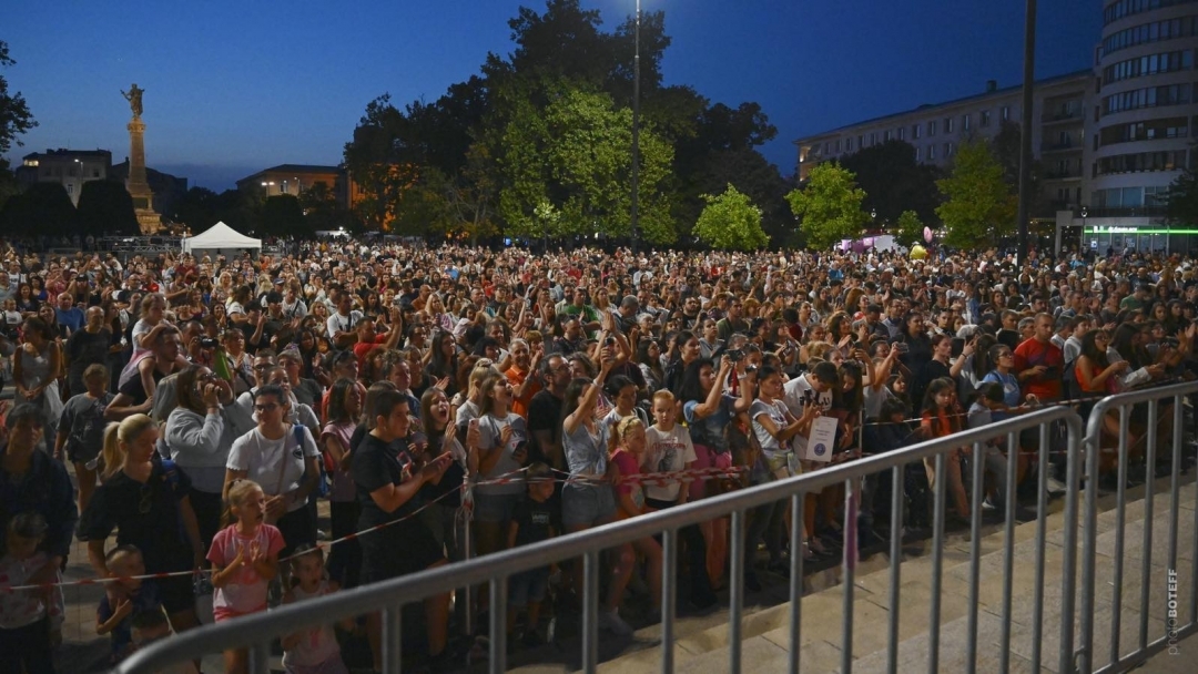 Русе затвърди мястото си на кулинарната карта с четвъртия Празник на торта "Гараш"