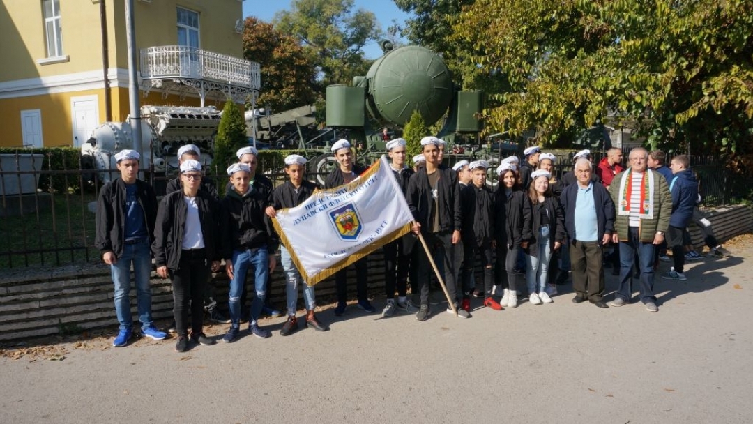 Представителният дунавски флотски отряд посети Военноморското училище във Варна