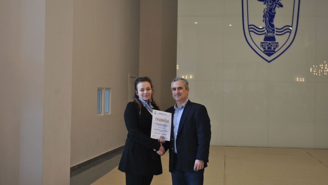 Кметът Пламен Стоилов връчи грамоти на деца с изявени дарби от Русе за 2015 г.