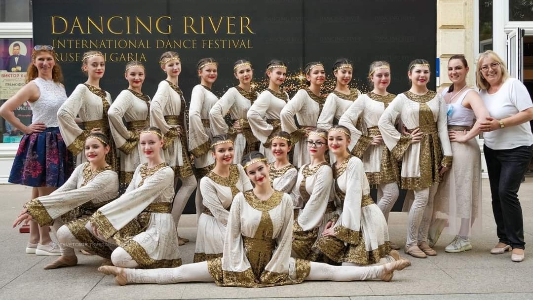 Over 600 dancers from Bulgaria and Romania conquered the stage of the XVI International Dance Festival "Dancing River"