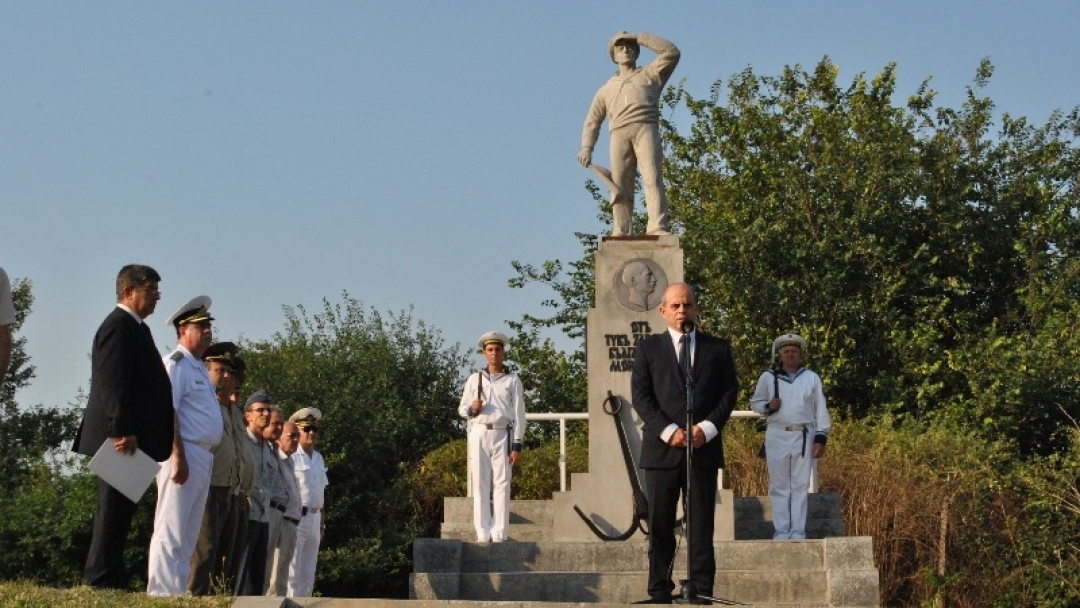 С концерт и церемония на Паметника на моряка отбелязахме 135 години от създаването на Военноморските сили
