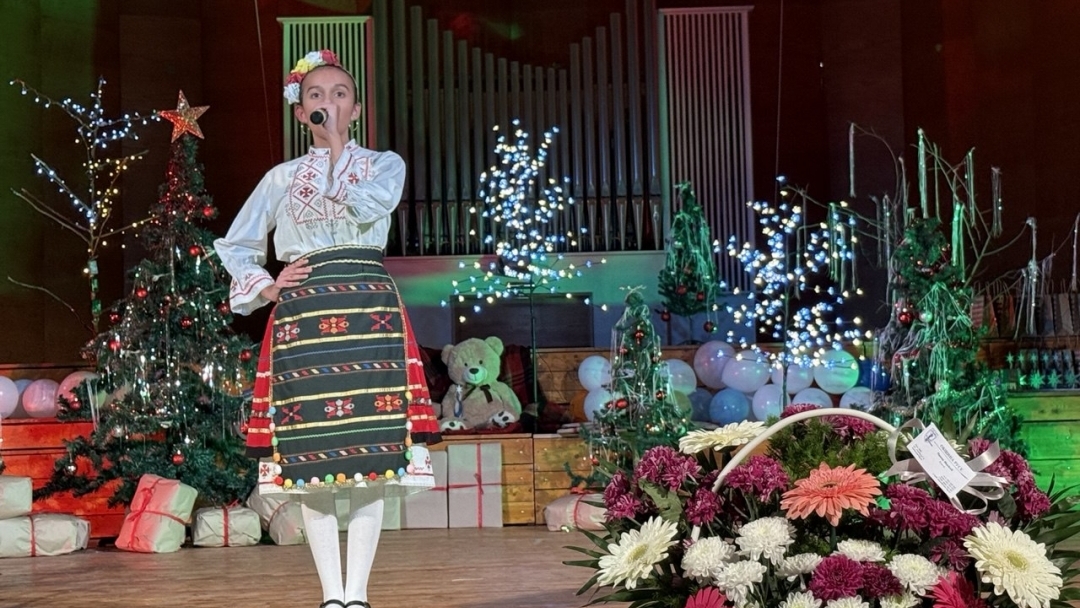 A student from the National School of Arts  "Prof. V. Stoyanov" won the Special Award of the Municipality of Ruse in the national competition "Christmas Star"