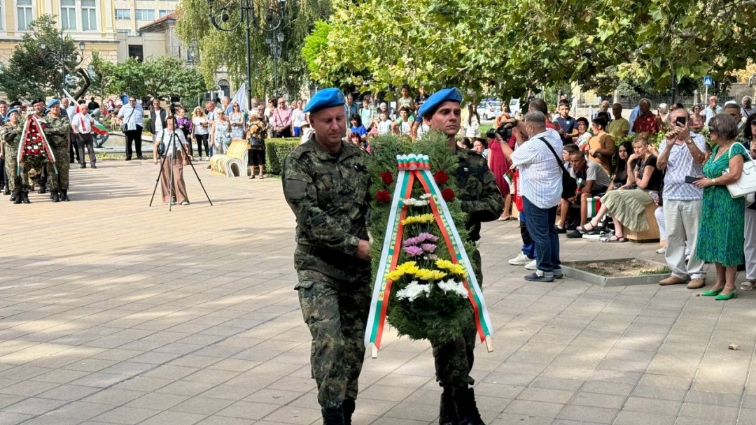 Русе почете 140 години от Съединението с тържествена церемония и историческа възстановка