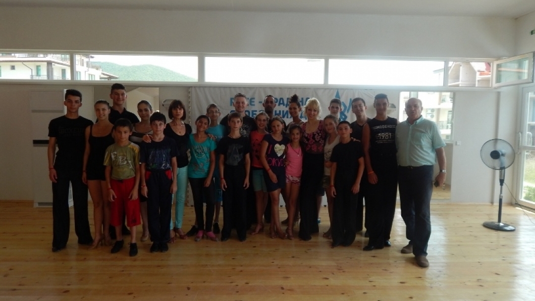 Русенски танцьори преминаха  през школа на шампиони