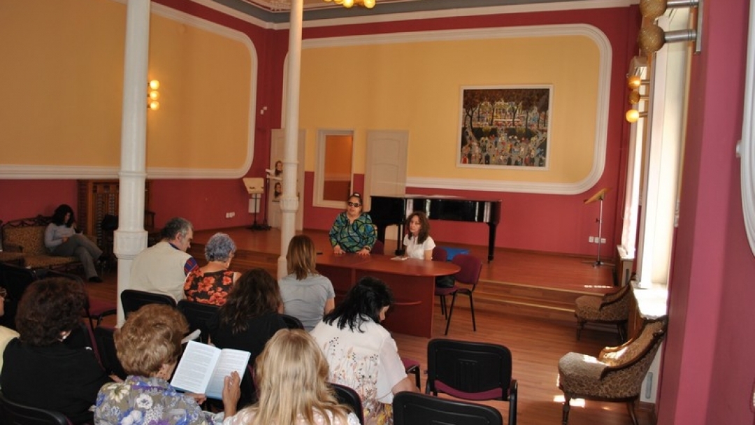 Премиера на книгата „Европа за хората – достойният труд на достойните хора“ в Русе