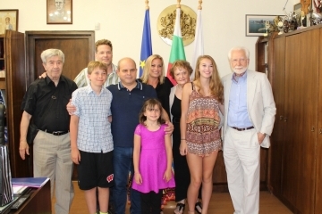 Кметът Пламен Стоилов се срещна със световноизвестния учен проф. Самуил Рефетов