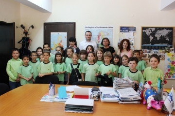 Първокласници от ОУ "Иван Вазов" посетиха Община Русе