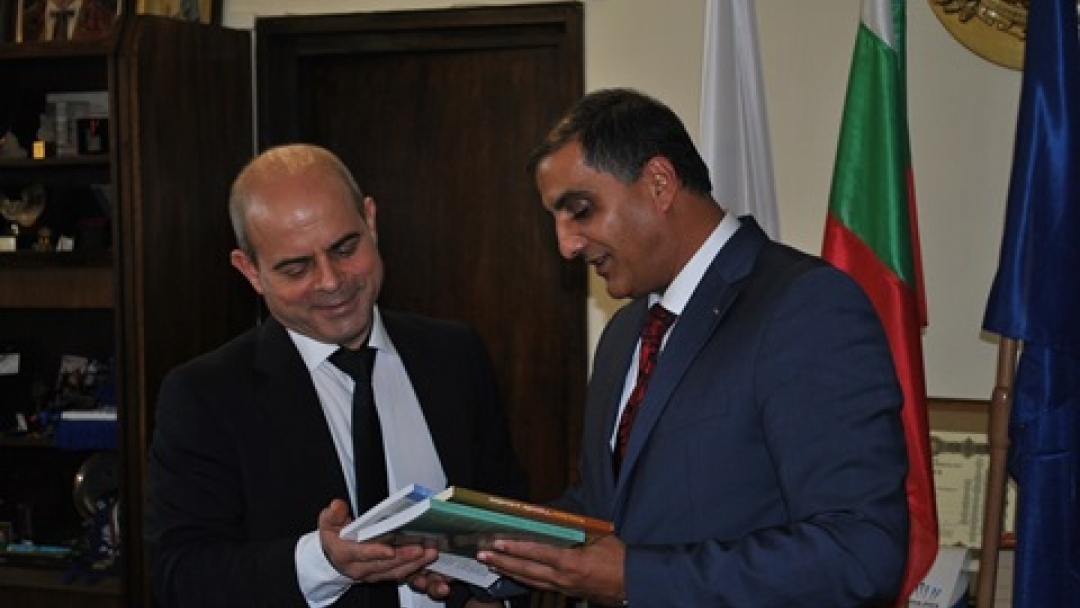 Кметът на Община Русе и палестинският посланик обсъдиха възможности за побратимяване