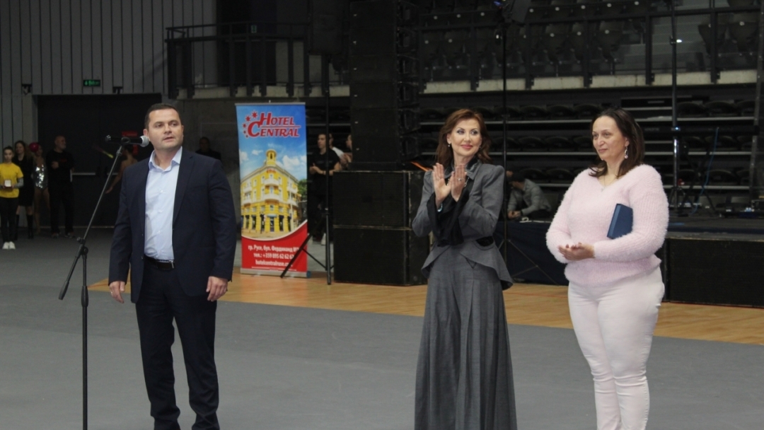 Кметът Пенчо Милков откри Гала спектакъла по художествена гимнастика на златните момичета в Русе