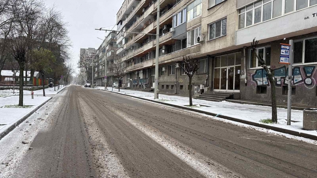 Пътната обстановка в община Русе е спокойна след първия сняг